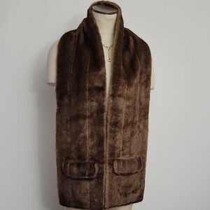 Vintage La Maison De La Fausse Furrure Paris Faux Milk Stole W/Pockets Brown EVC